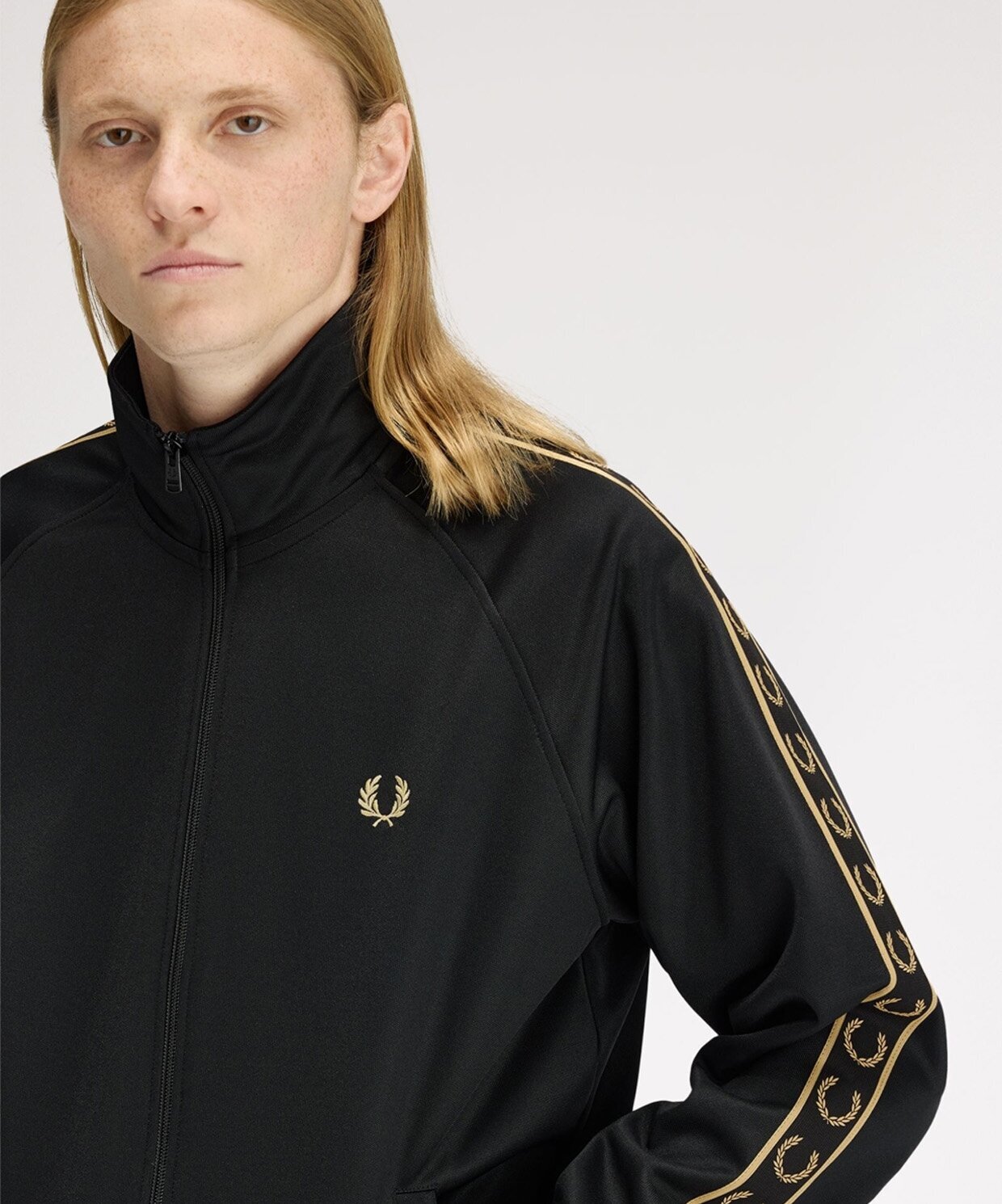 resm Fred Perry Contrast Tape Track Jacket