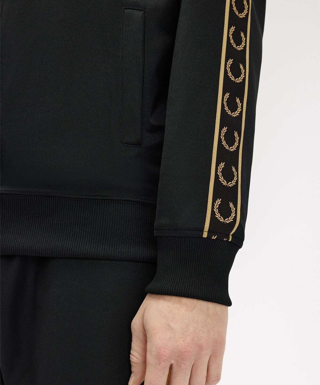 resm Fred Perry Contrast Tape Track Jacket