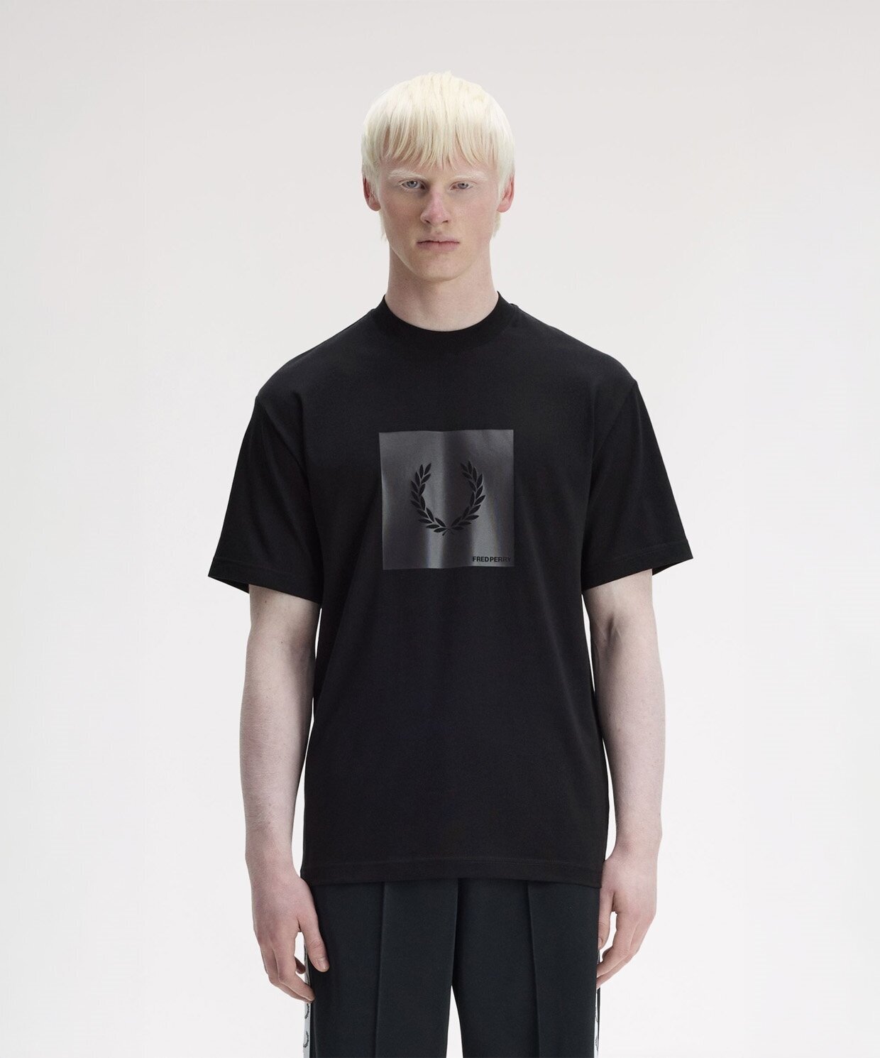 resm Fred Perry Box Graphic T-Shirt