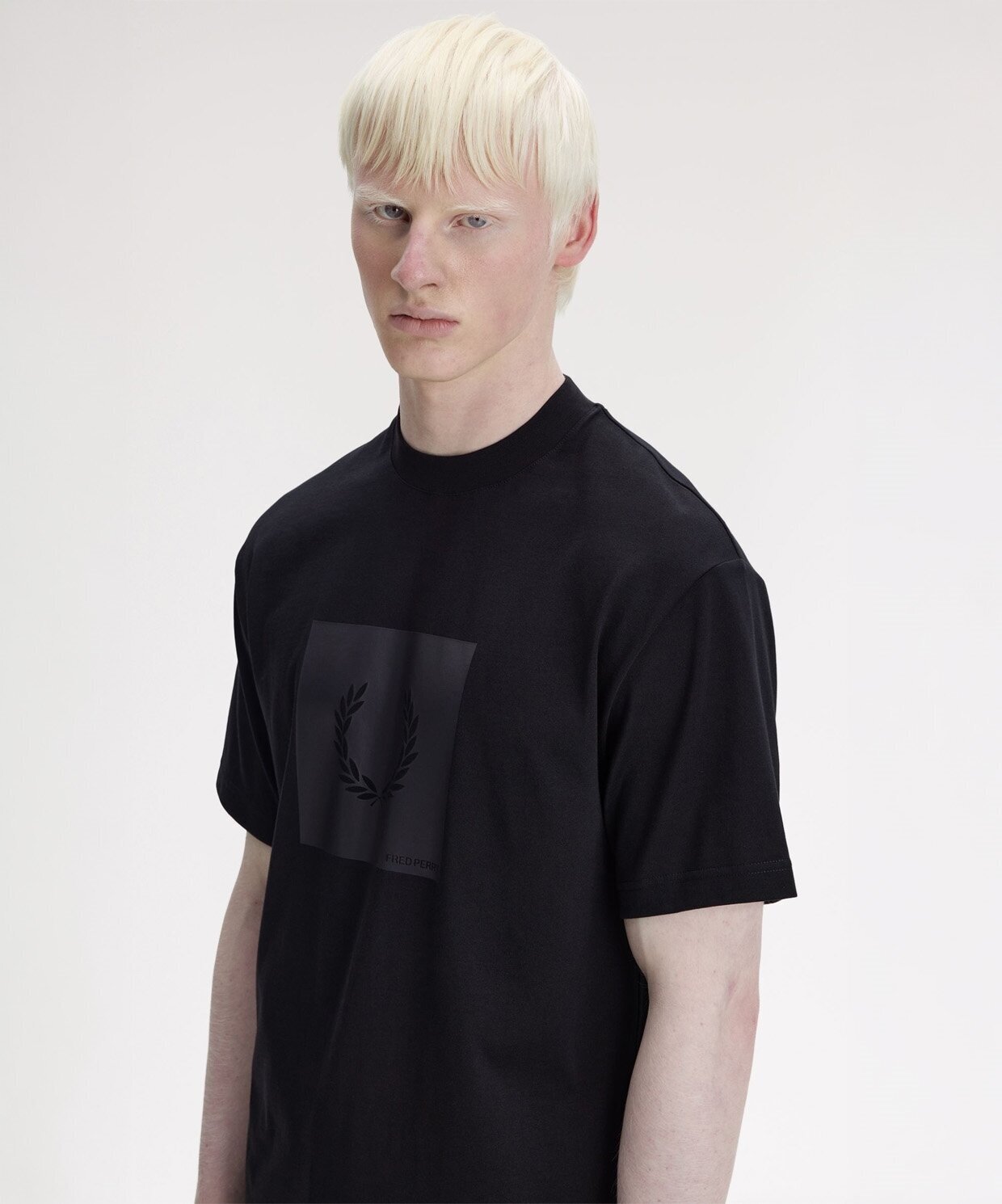 resm Fred Perry Box Graphic T-Shirt