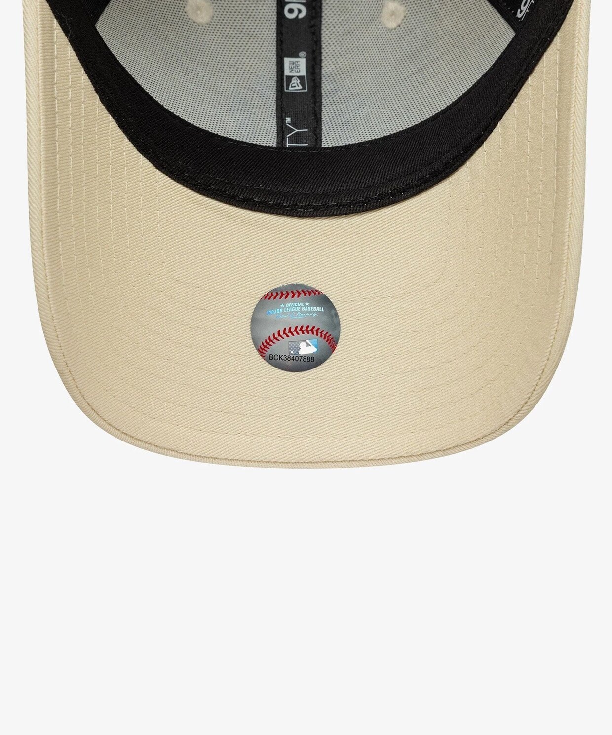 resm New Era Metallic Logo 9Forty