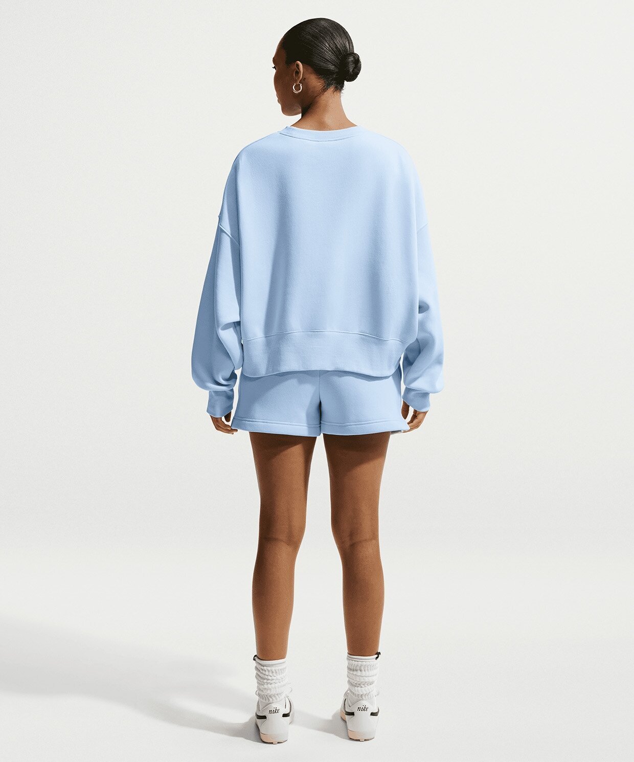 resm Nike Sportswear Phoenix Fleece Mid-Rise Shorts