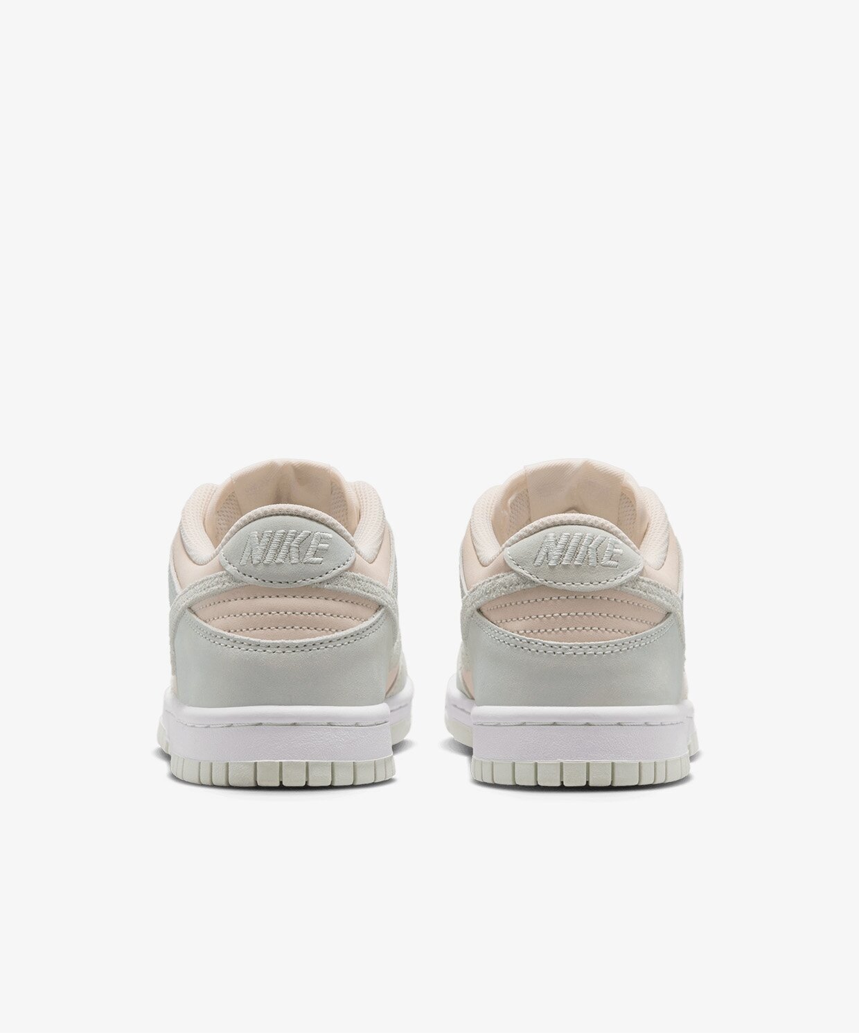 resm Nike Dunk Low Suede (Gs)