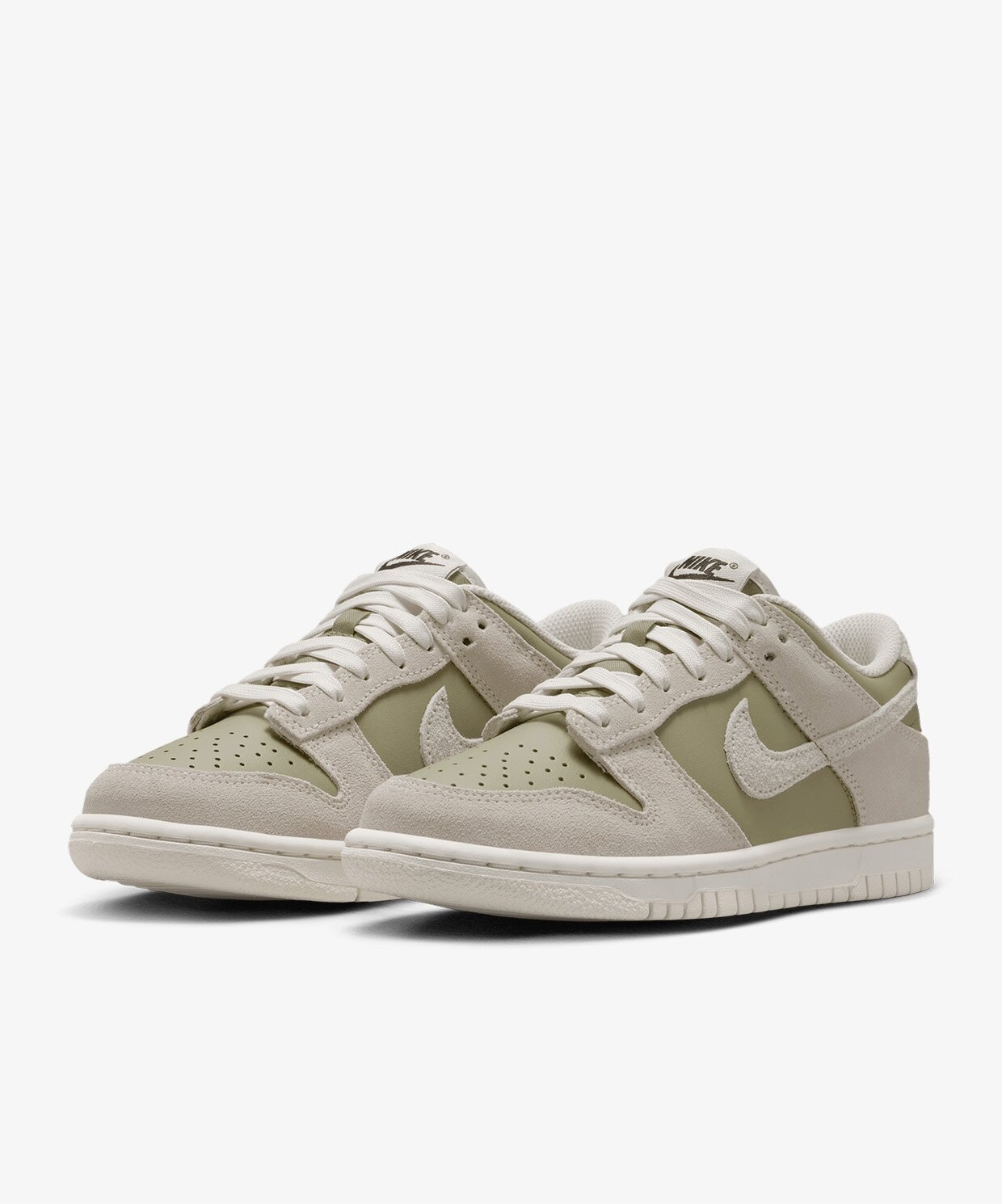 resm Nike Dunk Low BG (Gs)