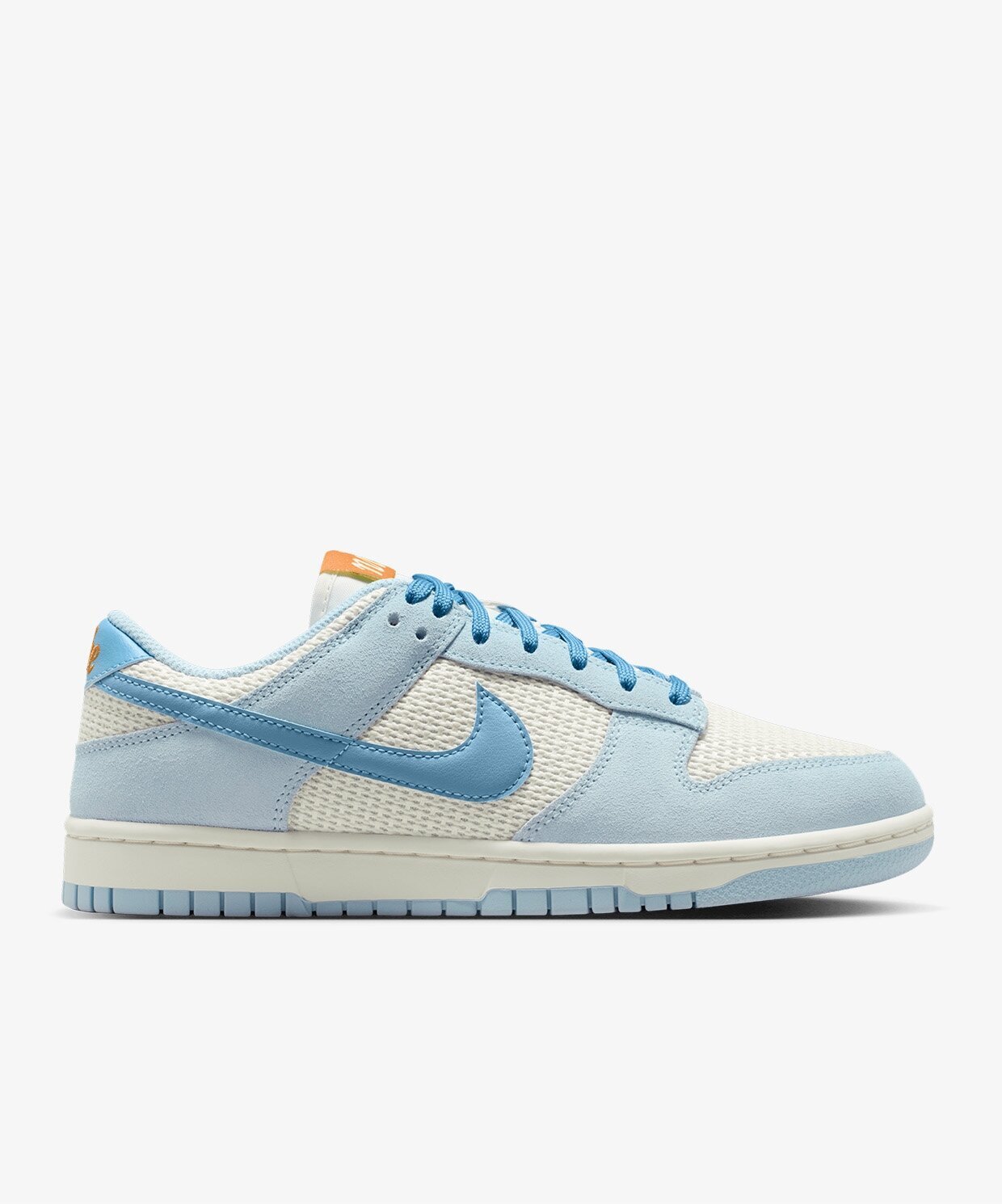 Женские кроссовки Nike Dunk Low SE