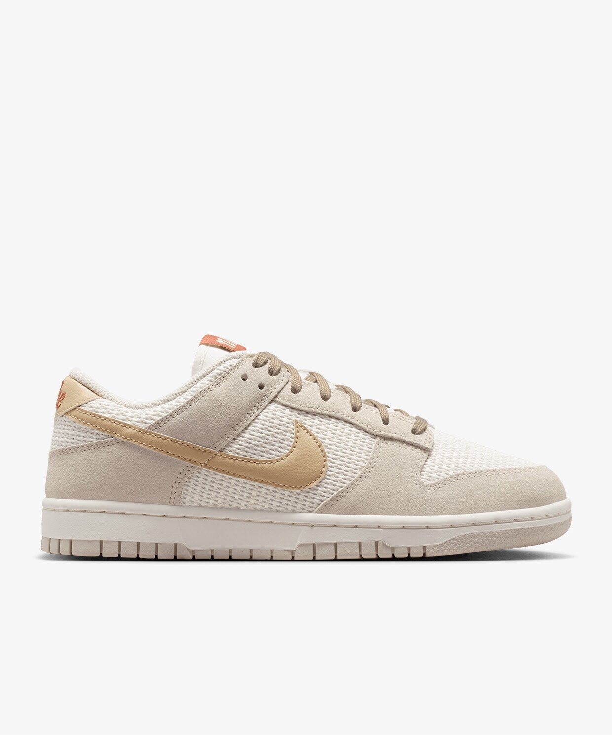 Женские кроссовки Nike Dunk Low SE