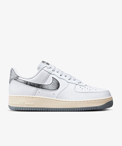 Sneaks up sales nike air force