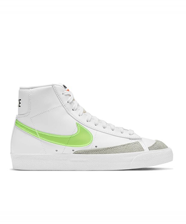 sneaks up nike blazer