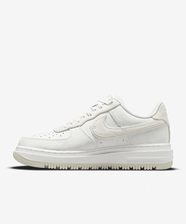 Nike Air Force 1 Luxe - Görsel 3