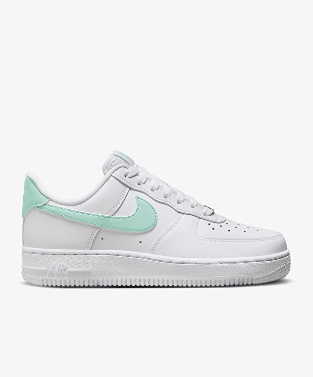 Женские кроссовки Nike Air Force 1 '07