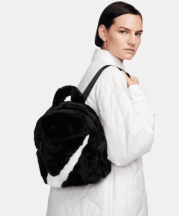 Женский рюкзак Nike Sportswear Futura 365 Backpack