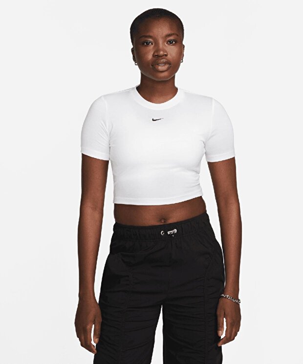 Resim Nike Sportswear Essential T-Shirt