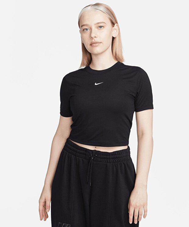 Resim Nike Sportswear Essential T-Shirt