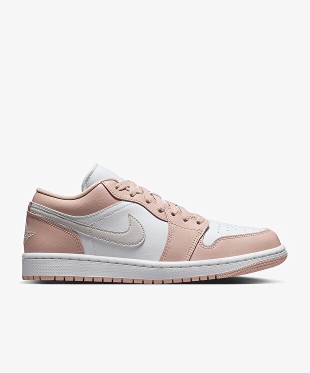 Женские кроссовки Jordan Air 1 Low