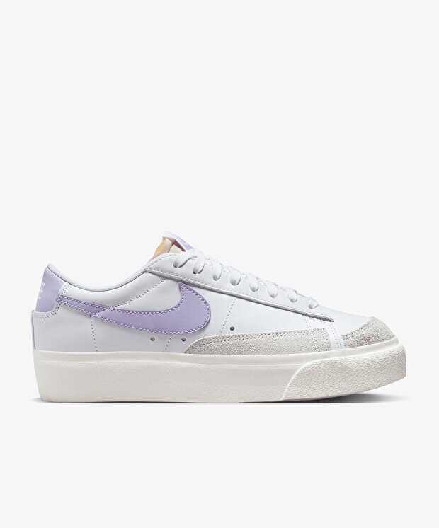 Женские кроссовки Nike W Blazer Low Platform