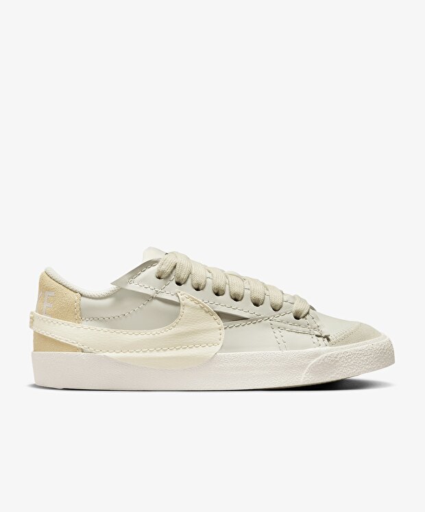 Женские кроссовки Nike W Blazer Low 77 Jumbo