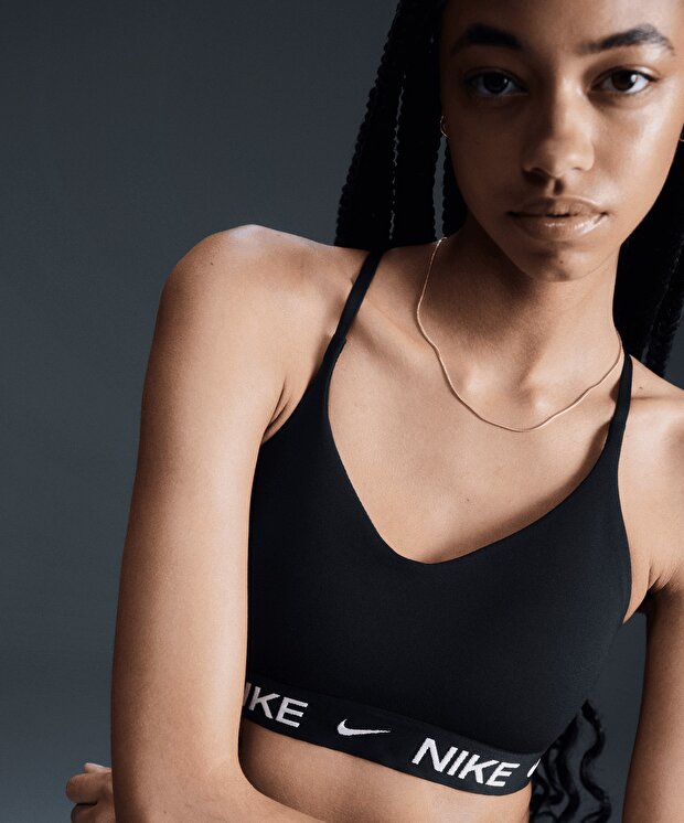 Женский спортивный бра Nike Indy Light Support Sports Bra