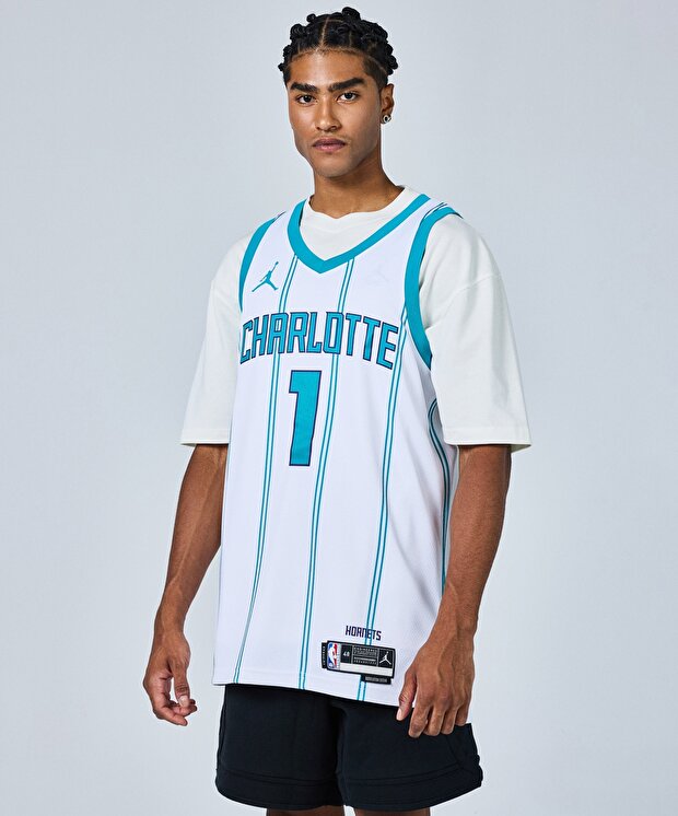 Мужские  Nike Charlotte Hornets Association Edition 2022/23