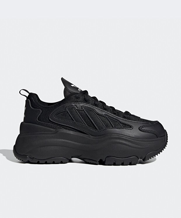 Женские кроссовки adidas Ozgaia