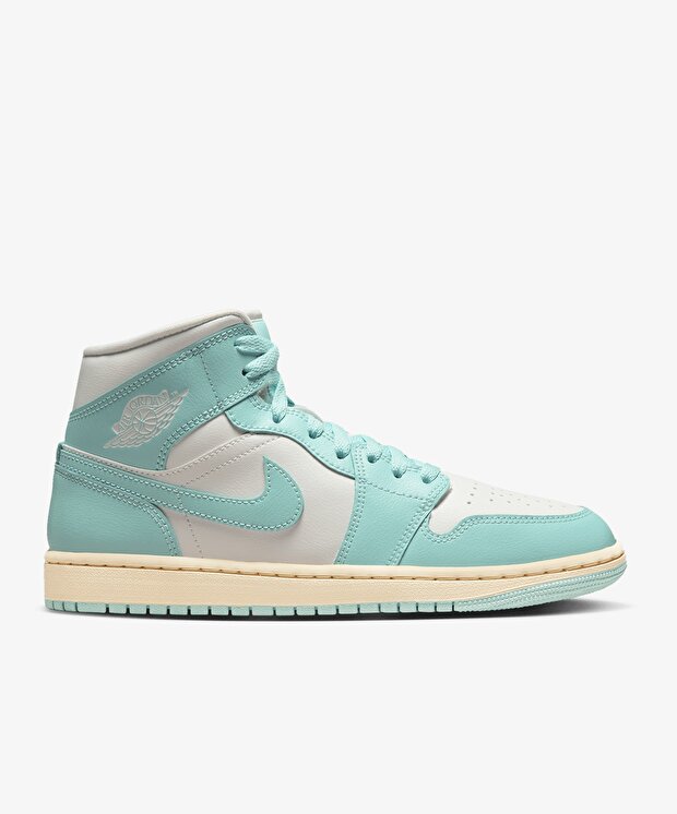 Женские кроссовки Jordan Air 1 Mid