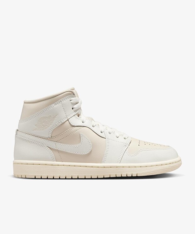 Женские кроссовки Jordan Air 1 Mid