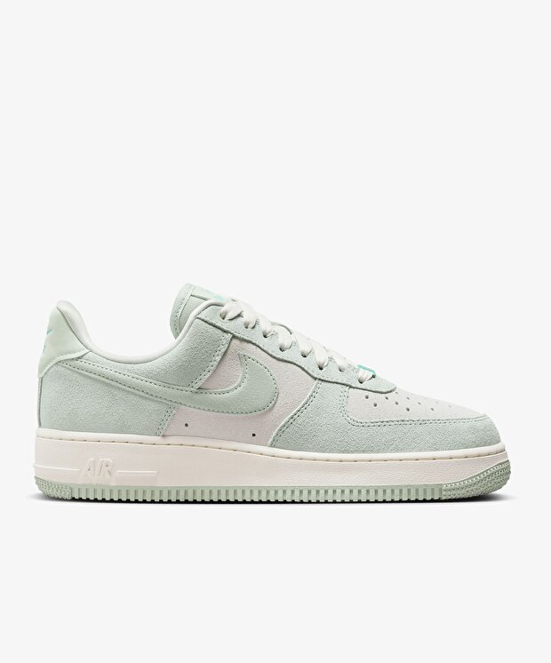 Женские кроссовки Nike Air Force 1 '07 Se