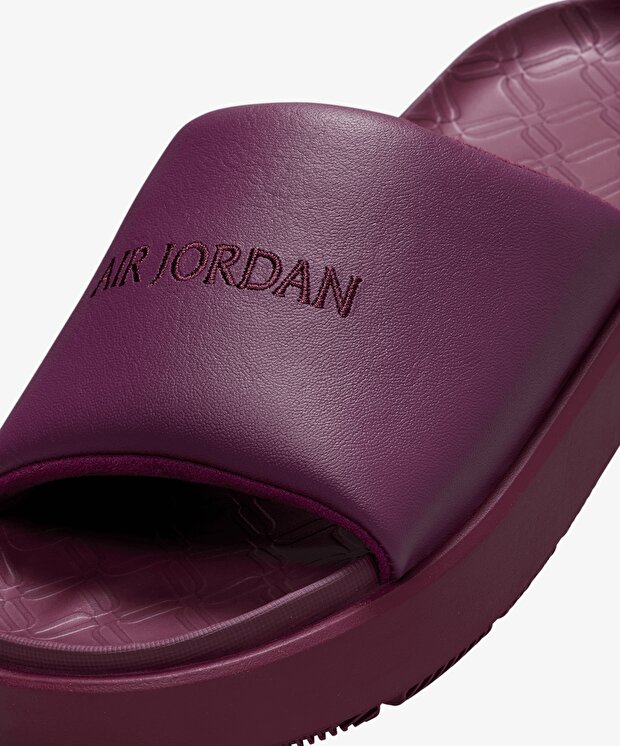 Jordan Sophia Slides - Görsel 7