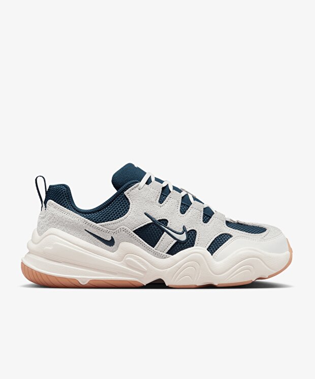 Женские кроссовки Nike Tech Hera