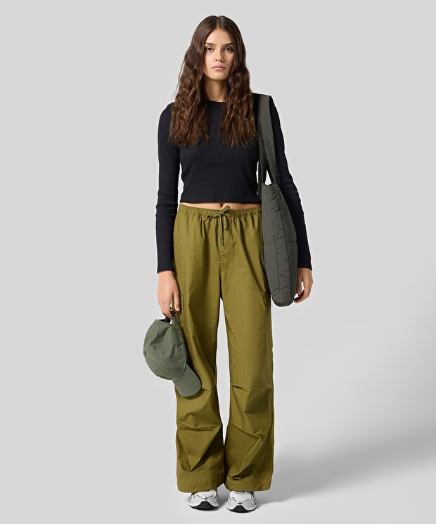 Женские брюки Champion Minimalist Resort Parachute Pants
