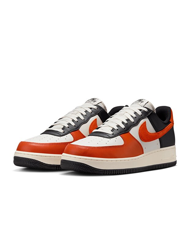 Nike Air Force 1 07 LV8 - Görsel 4