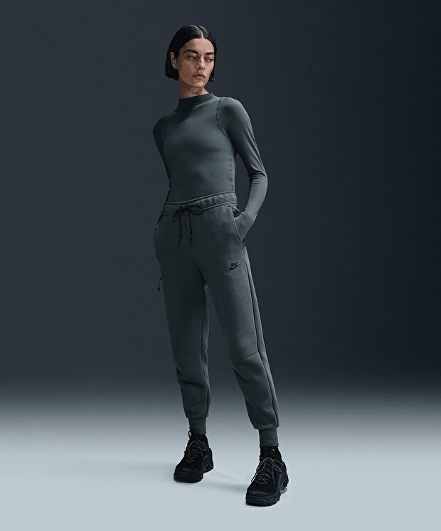 Женские спортивные штаны Nike Sportswear Tech Fleece Mid-Rise Sweatpants