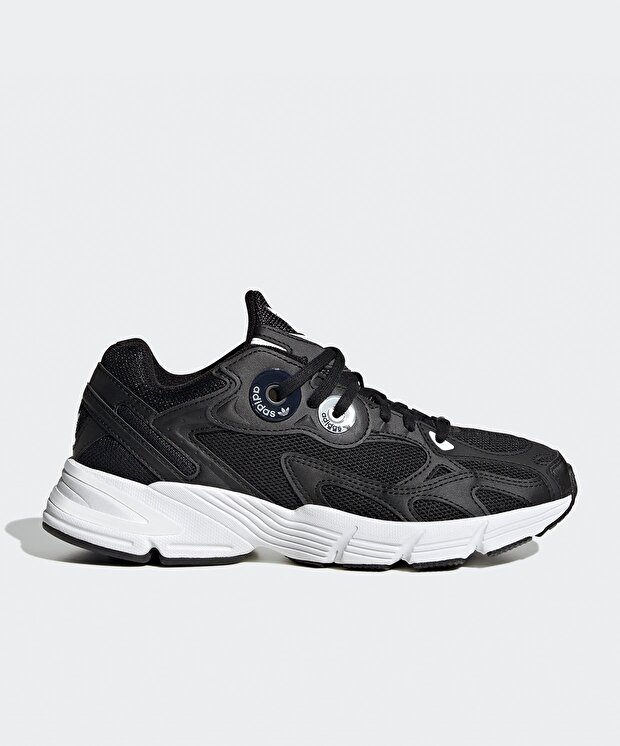 Женские кроссовки adidas Astir