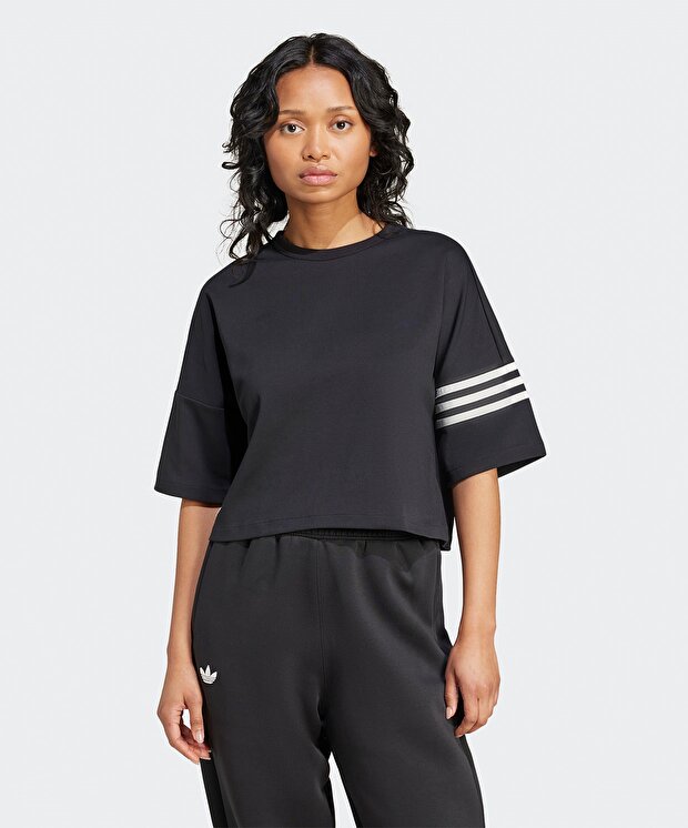 Женская футболка adidas Neuclassics