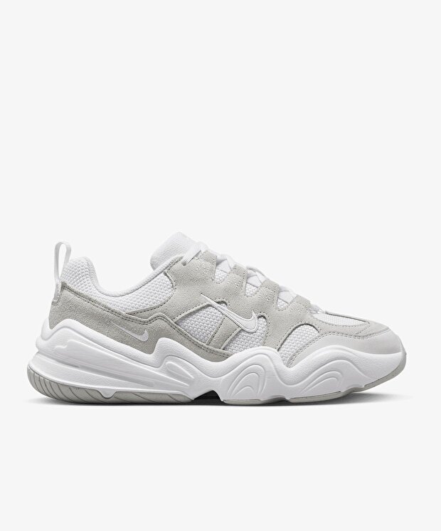 Женские кроссовки Nike Tech Hera