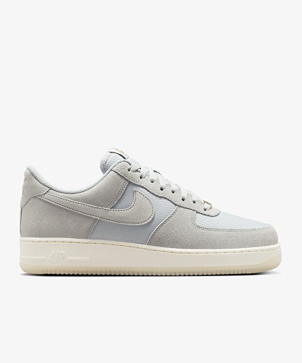 Мужские кроссовки Nike Air Force 1 07 LV8