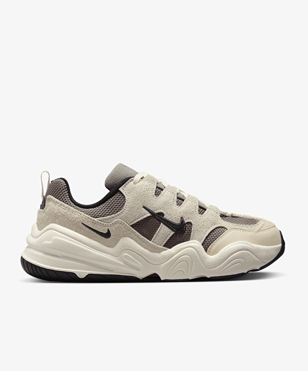 Женские кроссовки Nike Tech Hera
