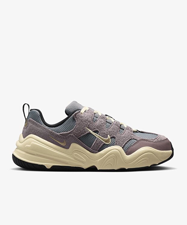 Женские кроссовки Nike Tech Hera