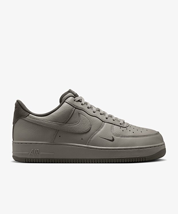 Мужские кроссовки Nike Air Force 1 '07 LV8