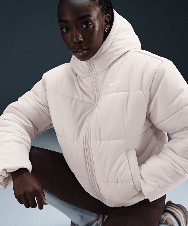 Женская куртка Nike Sportswear Classic Puffer Therma-FIT Loose Hooded