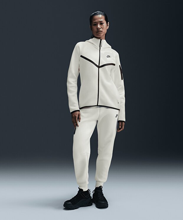 Женская куртка Nike Sportswear Tech Fleece Windrunner Full-Zip Hoodie для бега