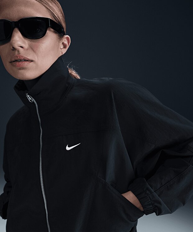 Женская куртка Nike Sportswear Everything Wovens Repel UV Protection