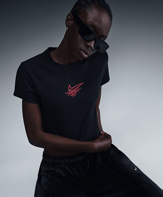 Женская футболка Nike Sportswear Chill Knit Slim Cropped