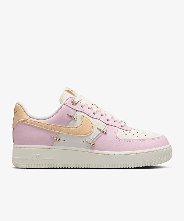Женские кроссовки Nike Air Force 1 '07 LX