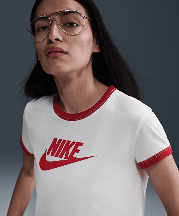 Женская футболка Nike Sportswear Short-Sleeve