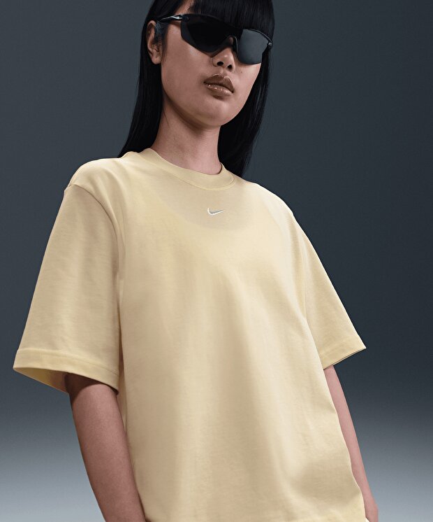 Женская футболка Nike Sportswear Essential Boxy