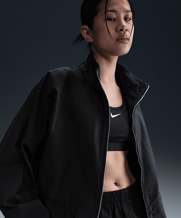 Женская куртка Nike Sportswear Collection Windrunner Twill для бега