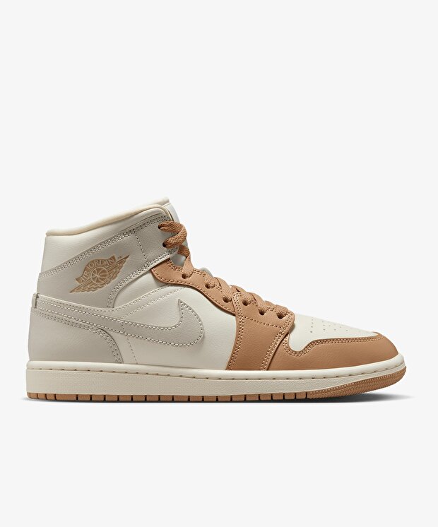 Женские кроссовки Jordan Air 1 Mid
