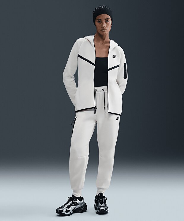 Женская куртка Nike Sportswear Tech Fleece Windrunner Full-Zip Hoodie для бега