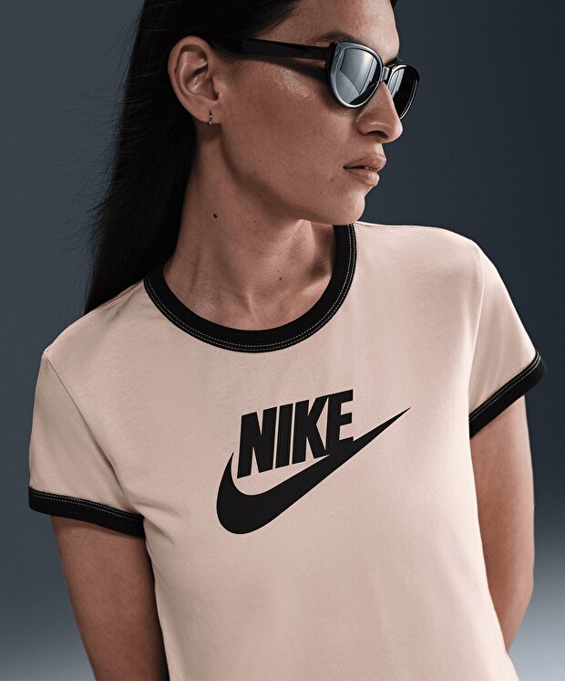 Женская футболка Nike Sportswear Short-Sleeve