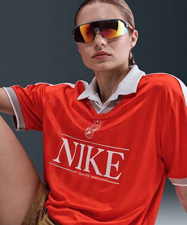Женская футболка Nike Sportswear V-Neck Jersey Top